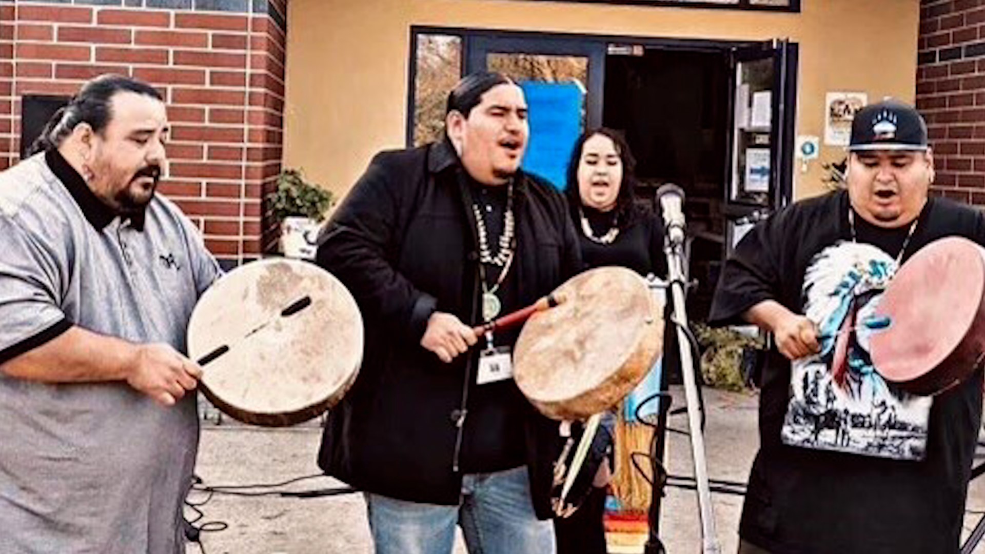 Native Americans And Drumming The Heartbeat Of Mother Earth Wgrz