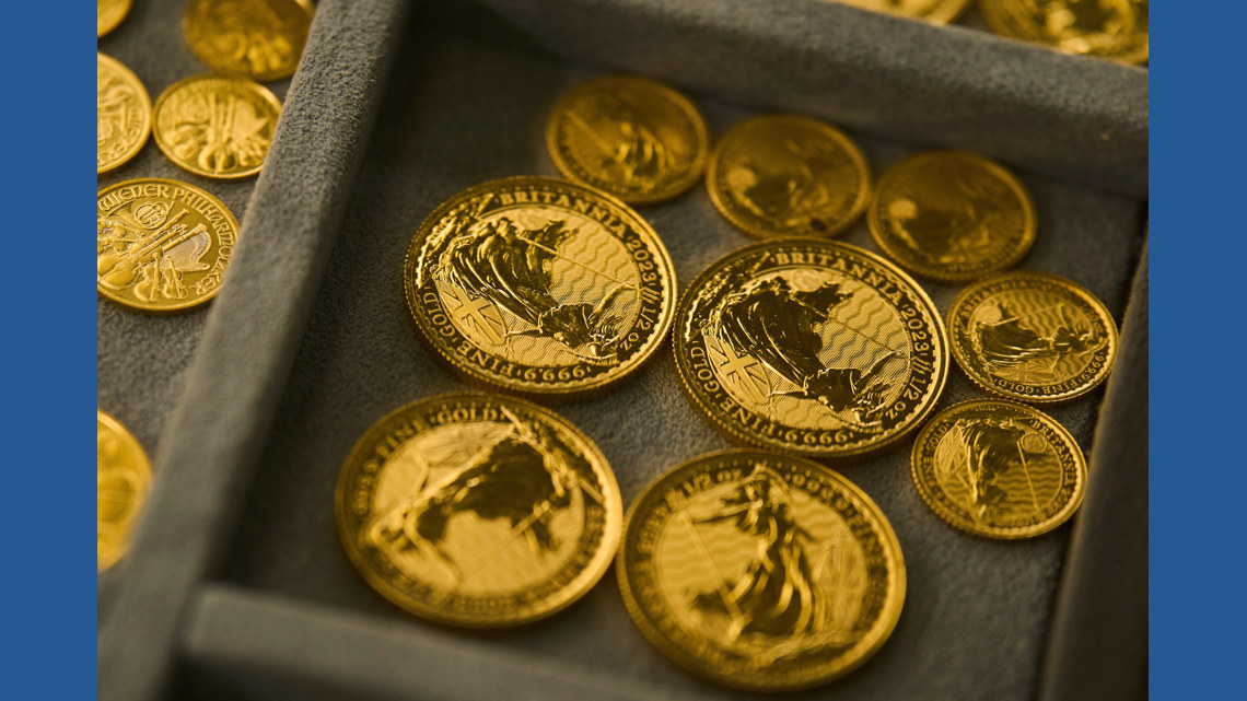 Gold prices soar to new records amid US government shutdown | wgrz.com