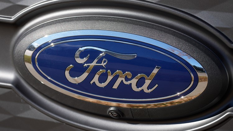 Backup camera issue leads to recall for nearly 383,000 Ford SUVs