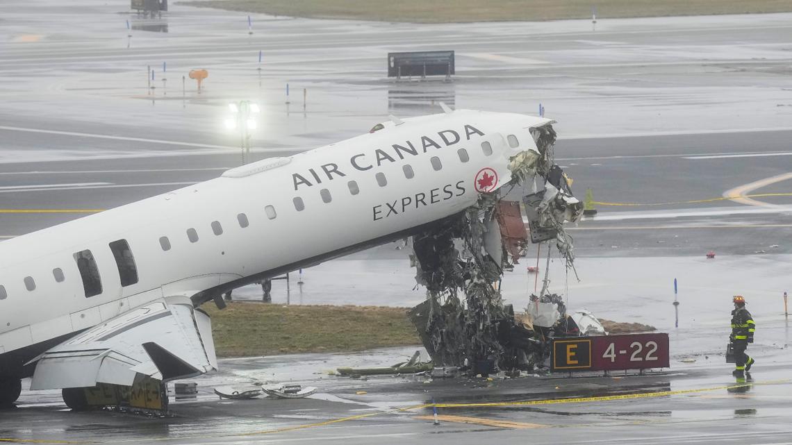 Two pilots killed in LaGuardia Airport collision identified by Canadian news outlets