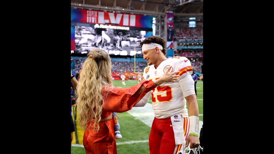 Patrick Mahomes' Daughter, Wife Brittany Kiss Him at Super Bowl: Photo