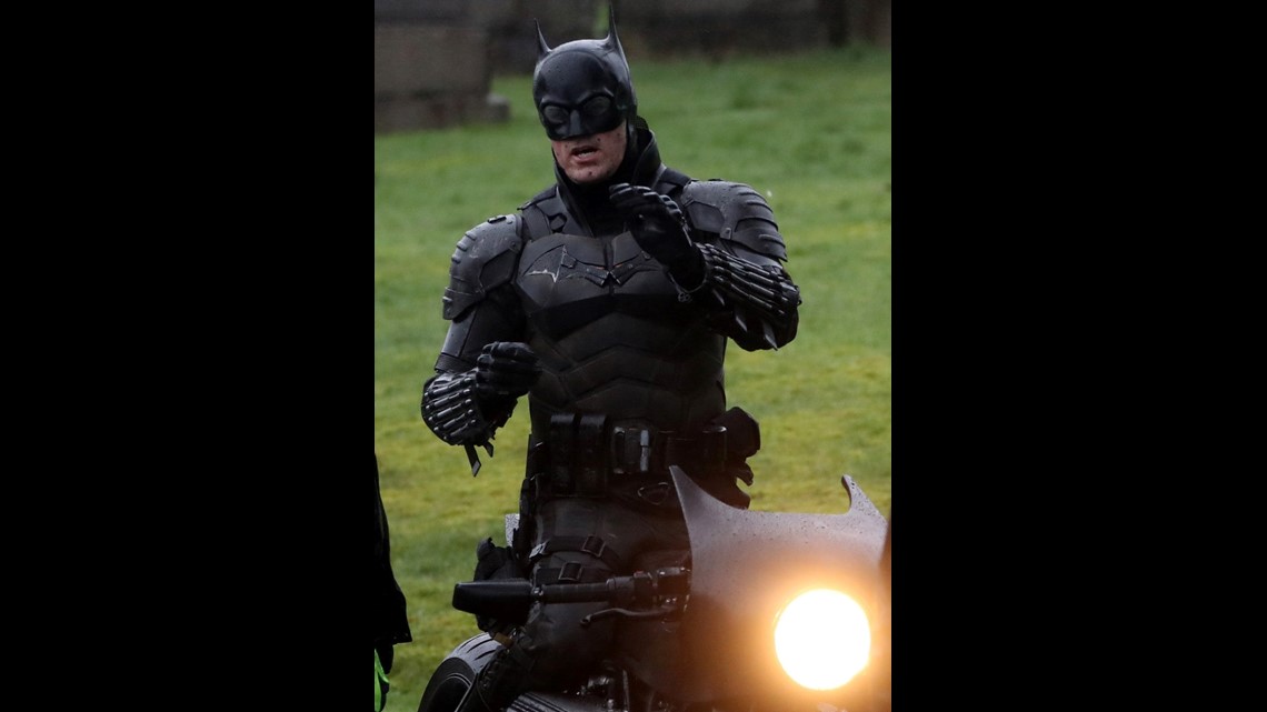 The Batman' On-Set Photos Reveal Full Batsuit 