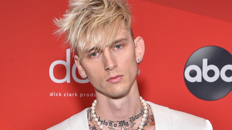 Machine Gun Kelly Admits He 'Started Smoking' Again: 'Life's Been Weird  Lately' | wgrz.com