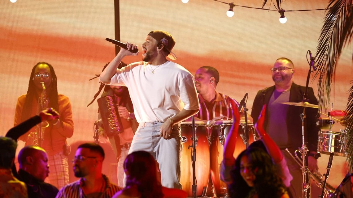 Bad Bunny Gets Everyone Dancing Including Taylor Swift During Grammys