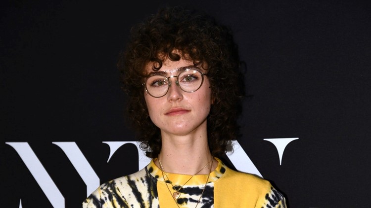 Kamala Harris Stepdaughter Ella Emhoff Hits The Runway At New York Fashion Week Pics Wgrz Com