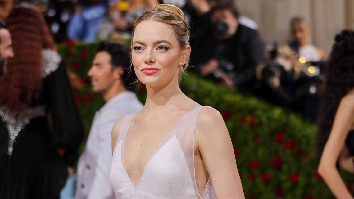 Emma Stone's Met Gala 2022: Wore Her Wedding Dress – Hollywood Life