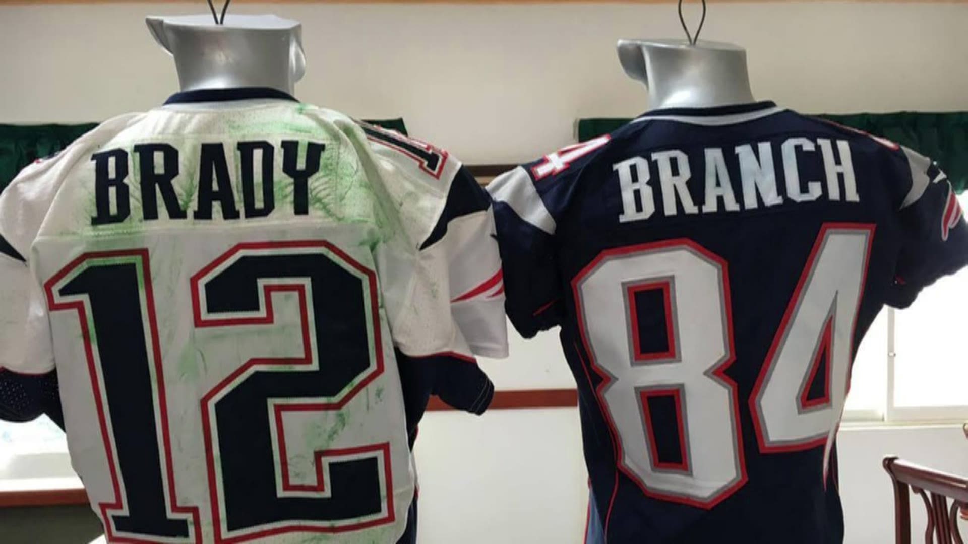 brady super bowl jersey stolen