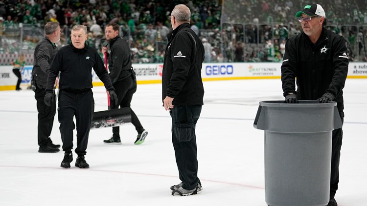 Disastrous in Dallas: Stars fans throw beers, debris on ice during ugly loss