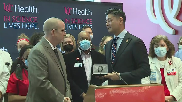 Cincinnati mayor honors medical staff for taking care of Bills' Damar Hamlin