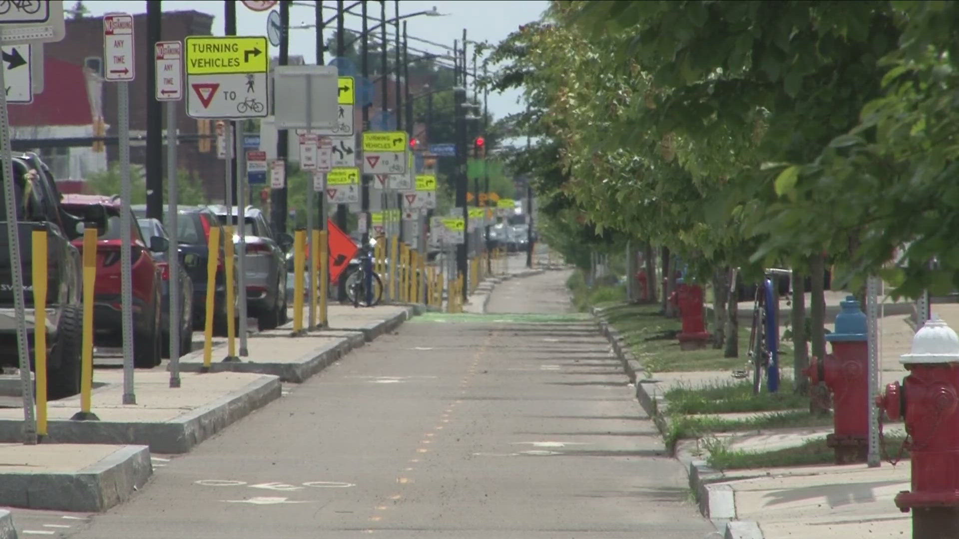 Concerns over vehicles parking in bike lanes