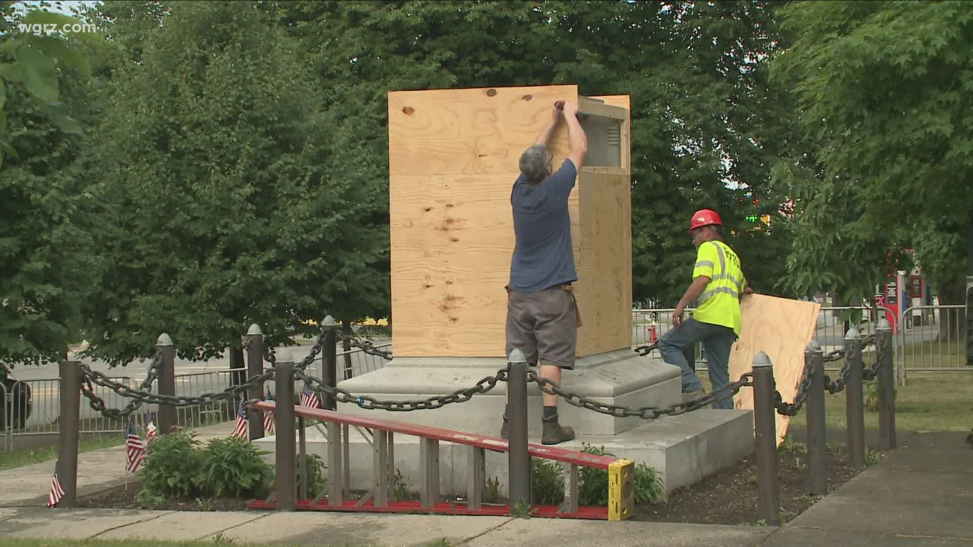 Buffalo removes Columbus statue