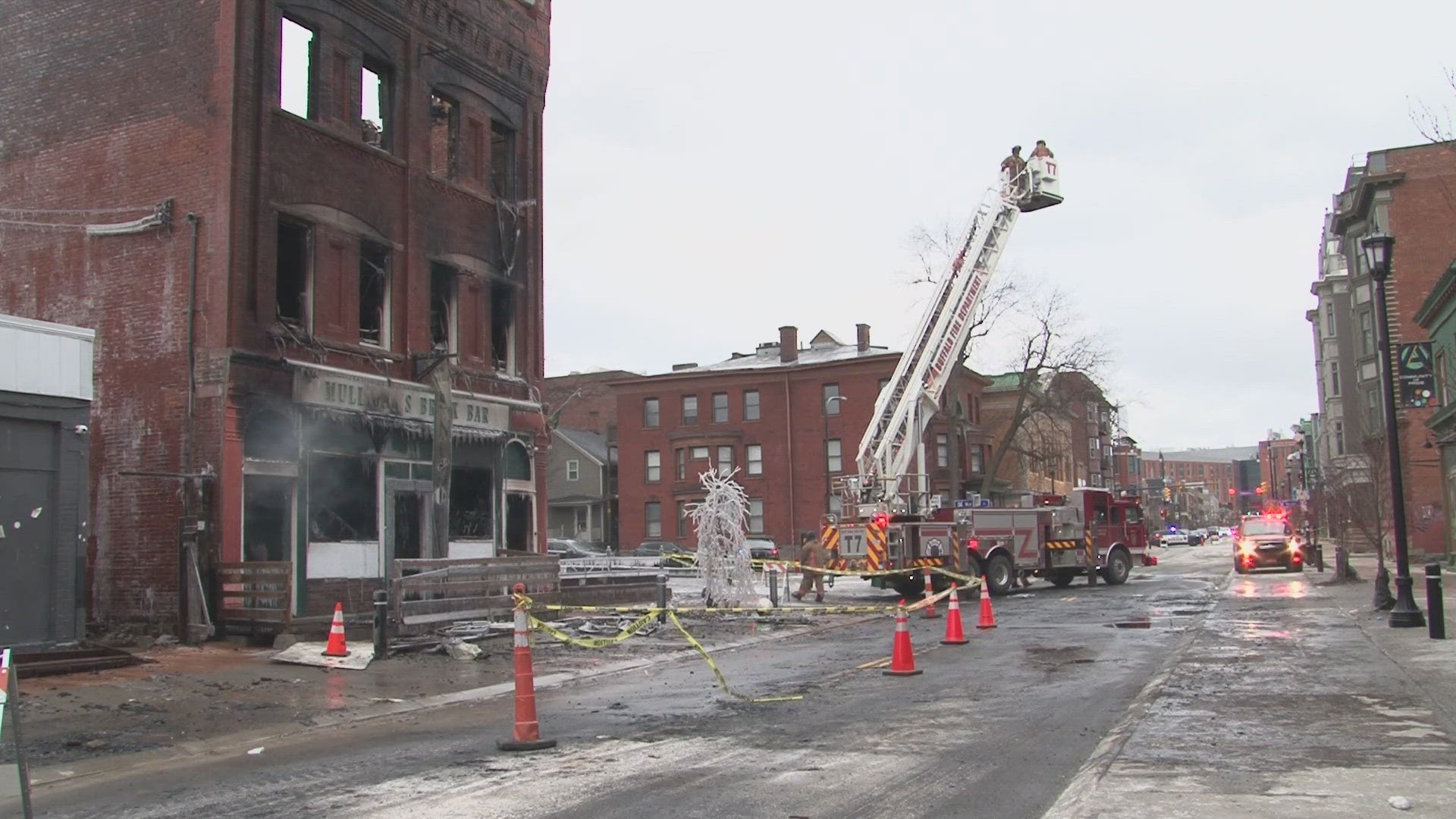Devastating fire destroys Mulligan's Brick Bar | wgrz.com