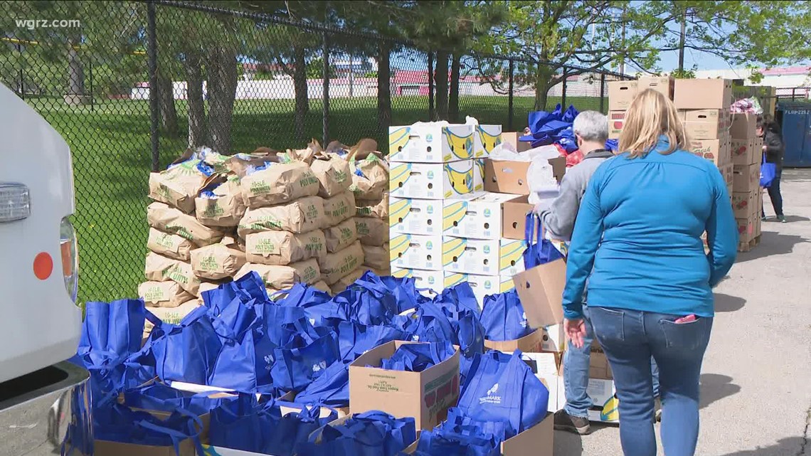 Buffalo Bills distribute food at site of mass shooting