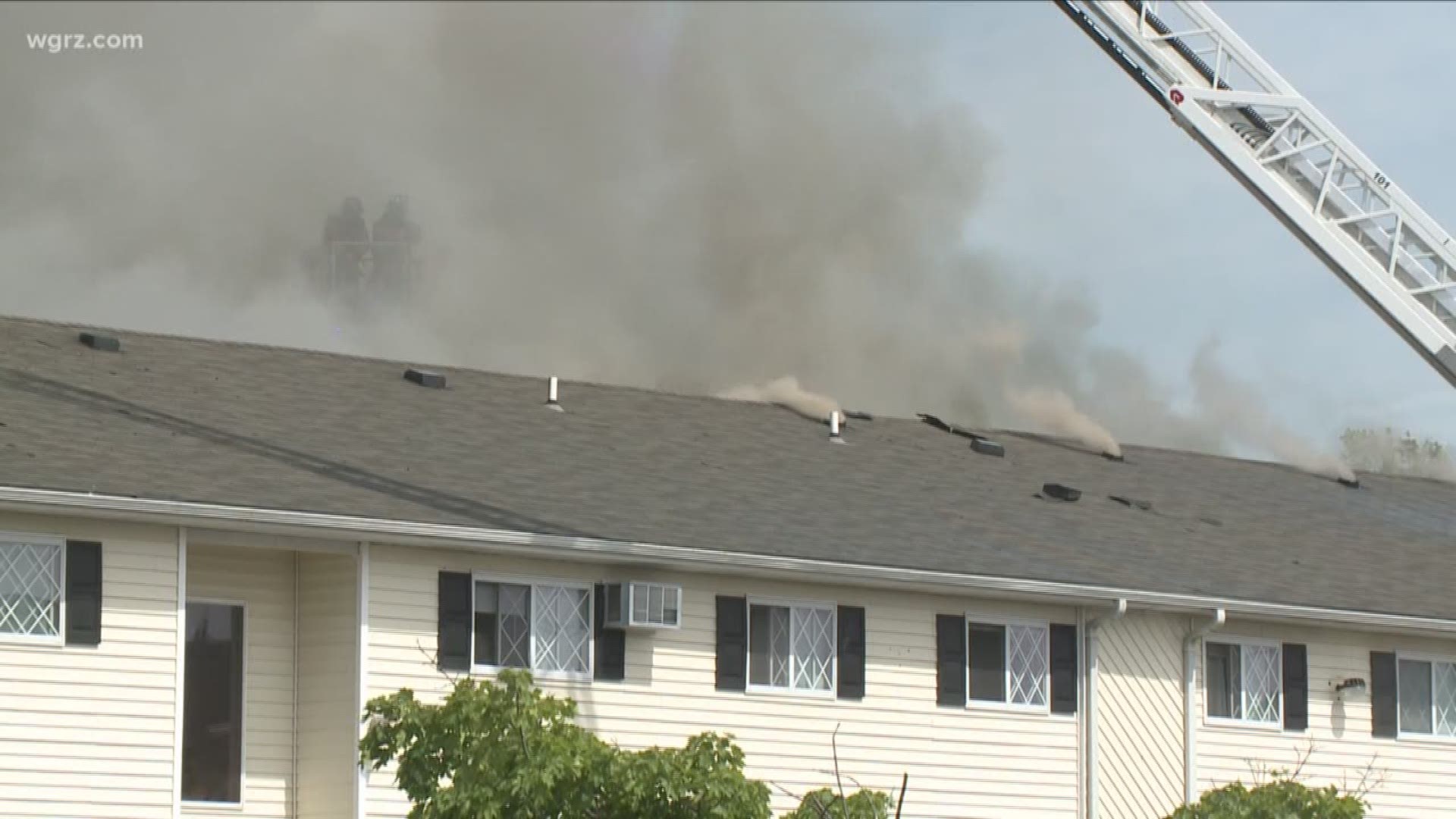 Fire at apartment complex in town of Lockport