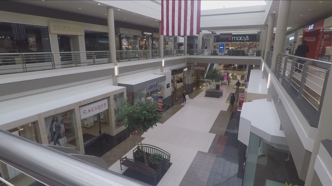 Walden Galleria food court petitions to allow indoor dining