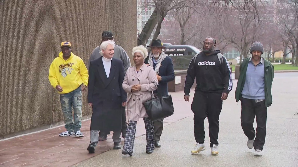 Jury selection begins in the trial of Cariol Horne