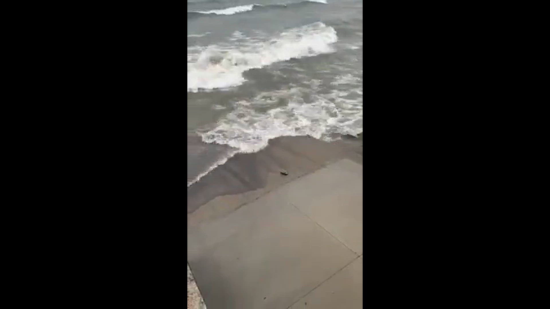 Waves Breaking | wgrz.com