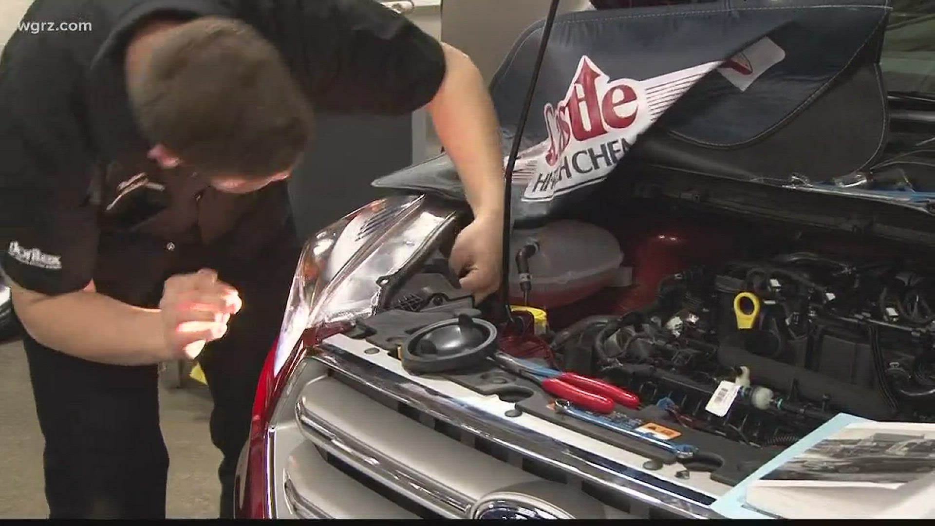 Students prep for auto tech careers