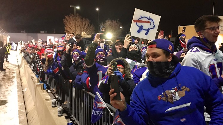 Bills fans head to airport for team sendoff