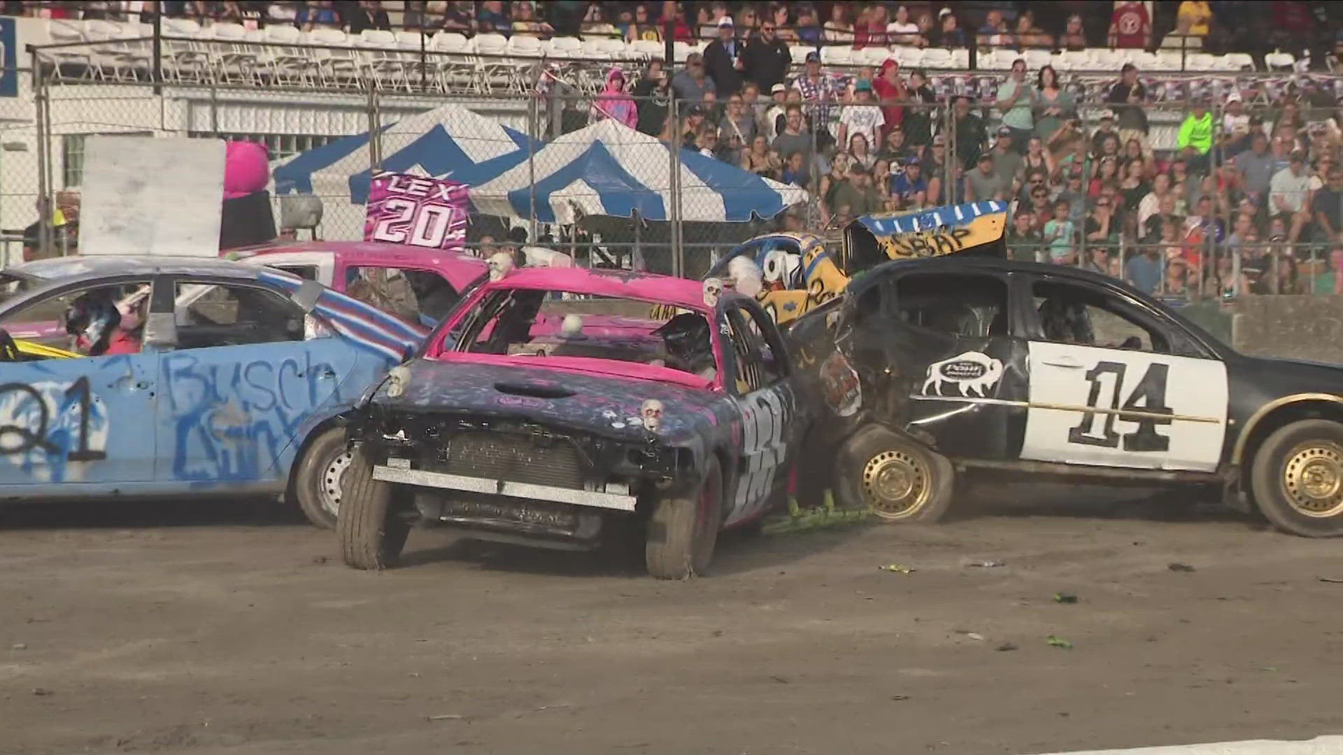 Demolition derby wraps up Erie County Fair | wgrz.com