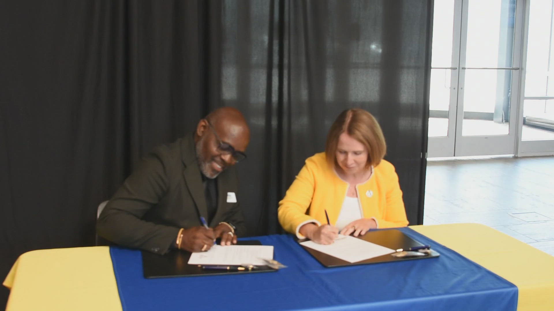 THE AGREEMENT ALLOWS SUNY NIAGARA STUDENTS TO TRANSFER SEAMLESSLY TO ALFRED STATE THROUGH DUAL ADMISSION AND GUARANTEED FINANCIAL AID.

