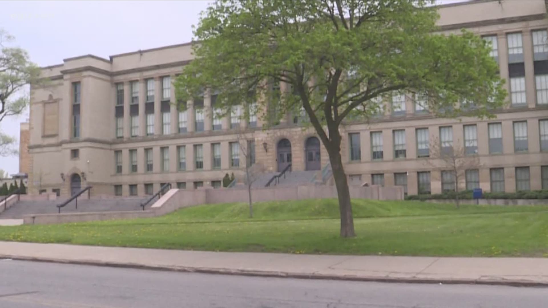 Buffalo common council member Ulysses Wingo is apologizing for bringing a gun to Riverside High school.