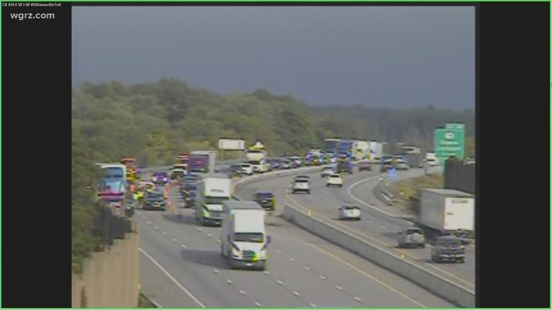 there have been backups westbound ever since a serious crash between Transit and the 290 around 3 this afternoon that closed two lanes.