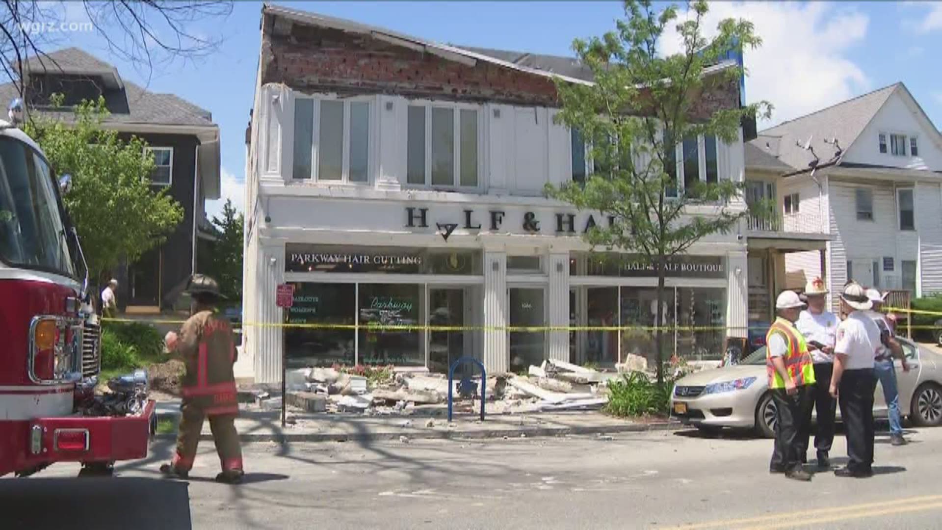 Boutique back open after facade collapse