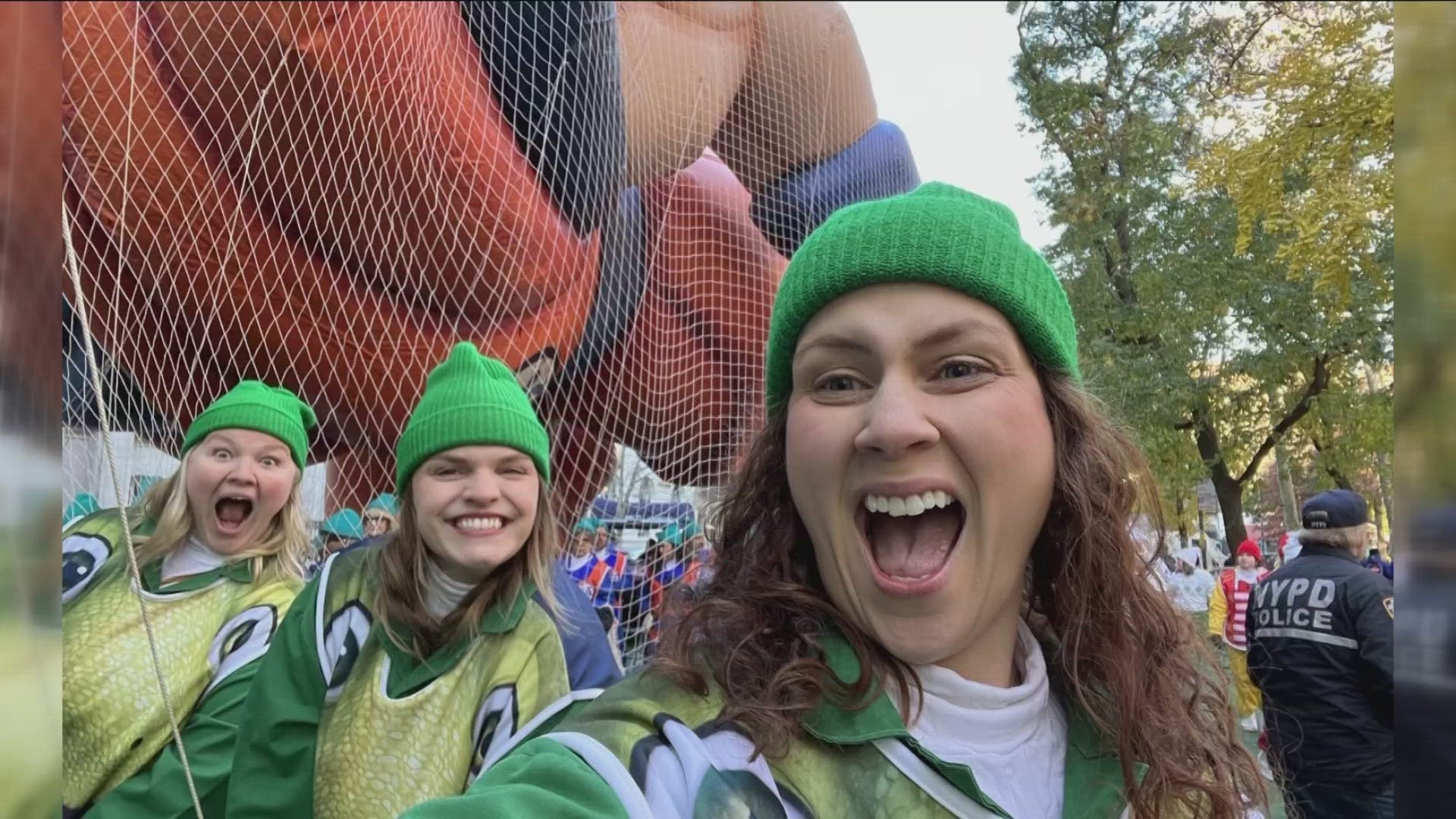 Two sisters from Hamburg had the opportunity to be balloon handlers this year.