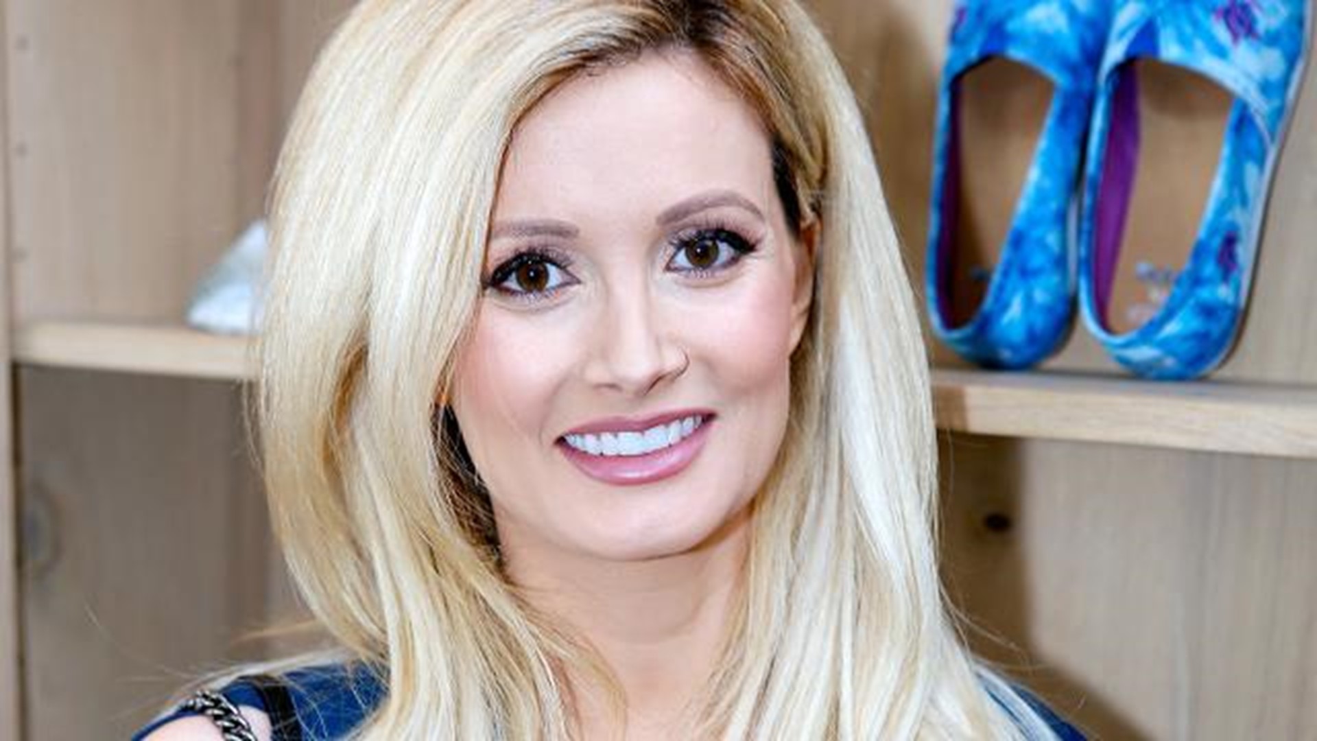 Holly Madison Reacts To Kendra Wilkinsons Nsfw Tweets About Her Its 