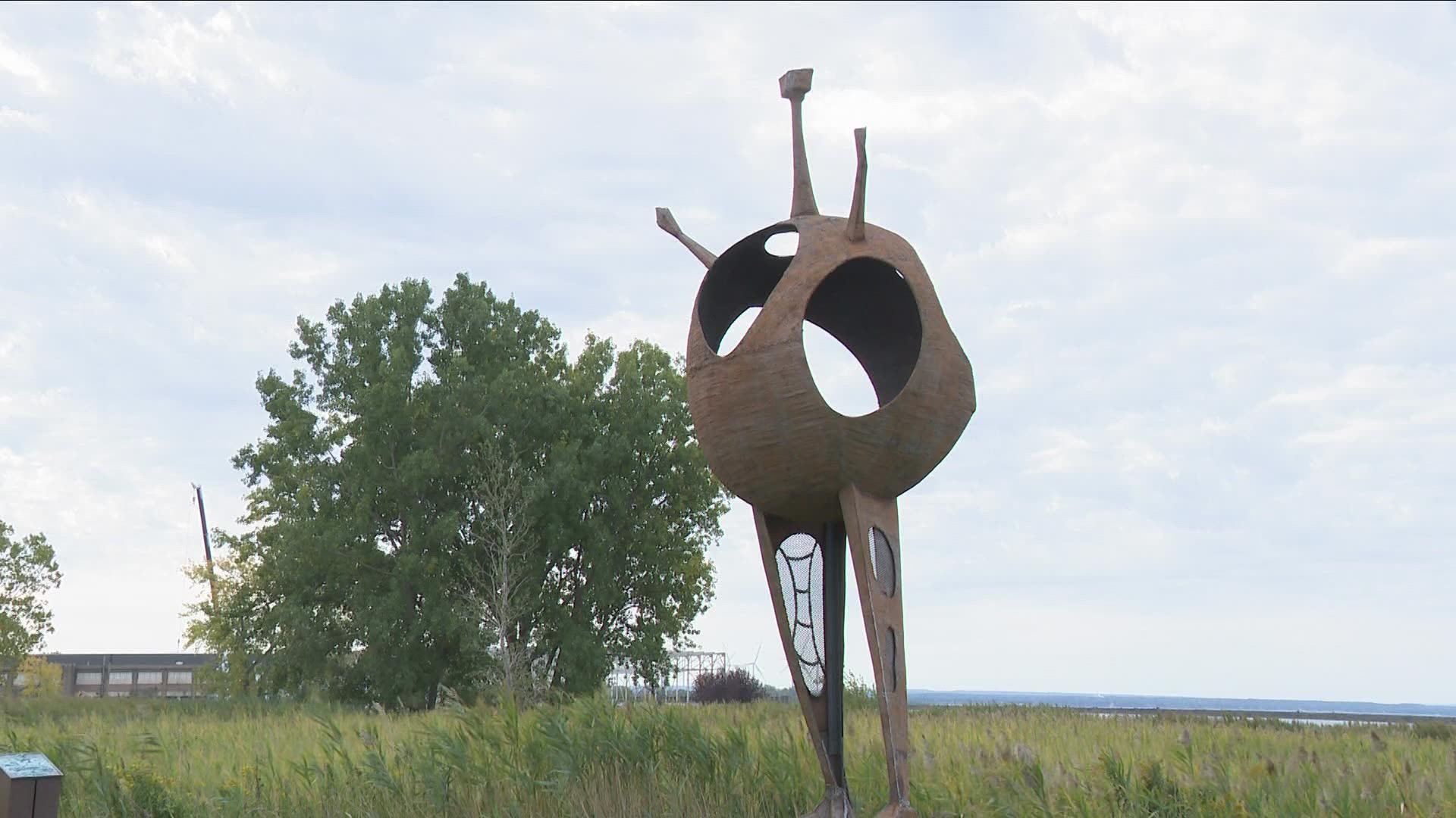 Round Man sculpture installed at Outer Harbor