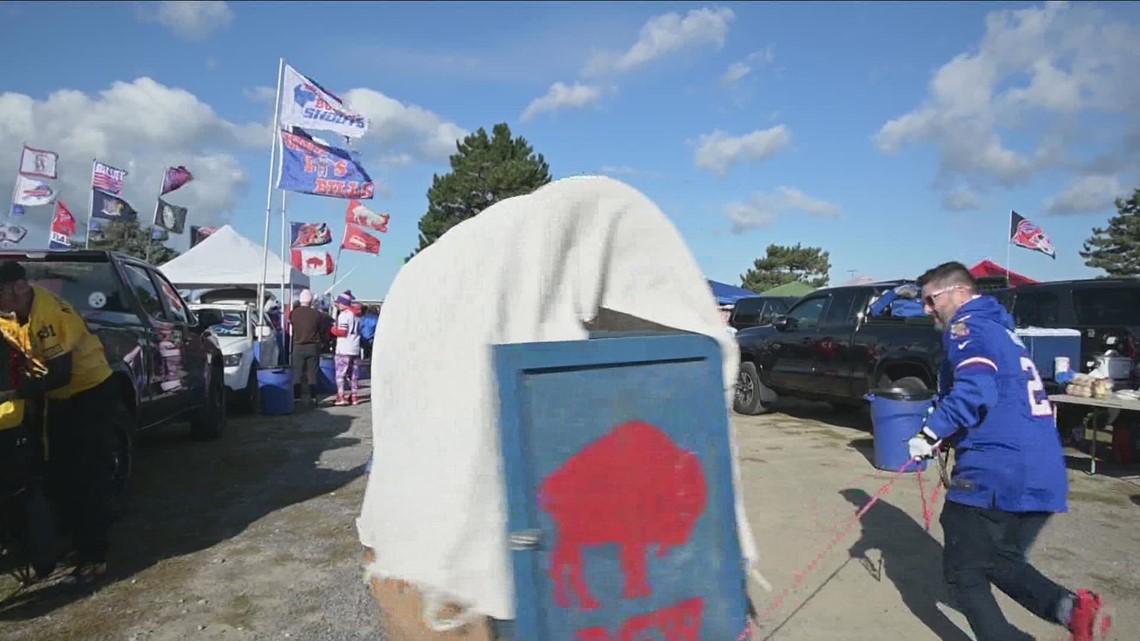 Barstool Sports on X: NO ONE CIRCLES THE WAGONS LIKE THE BUFFALO