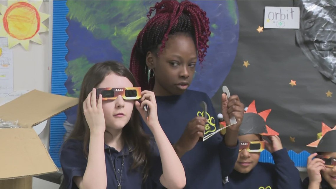 Buffalo Public Schools receives donation of 50,000 solar eclipse glasses - Vimarsana News