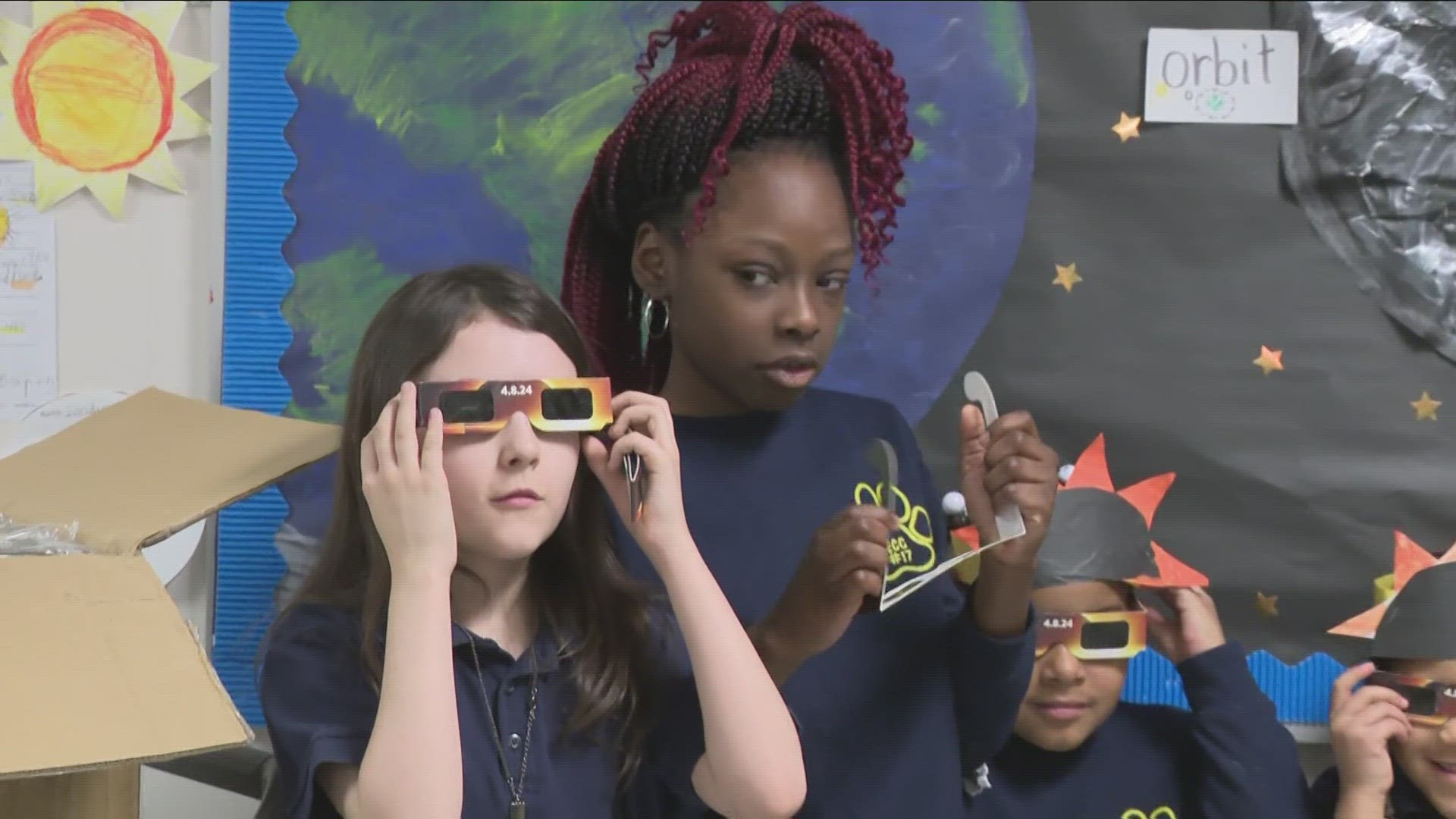 Buffalo State University and M&T Bank donated 50,000 solar eclipse glasses to Buffalo Public Schools. Educational materials about the eclipse were also donated.