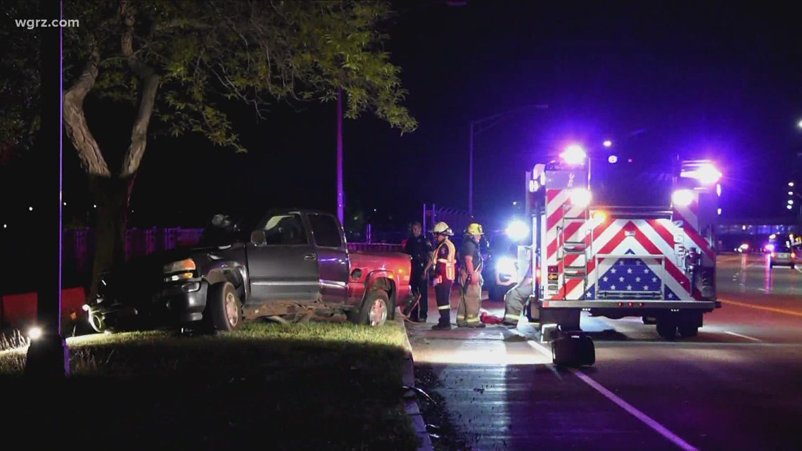 Police: 32-year-old man killed in Lewiston car crash | wgrz.com