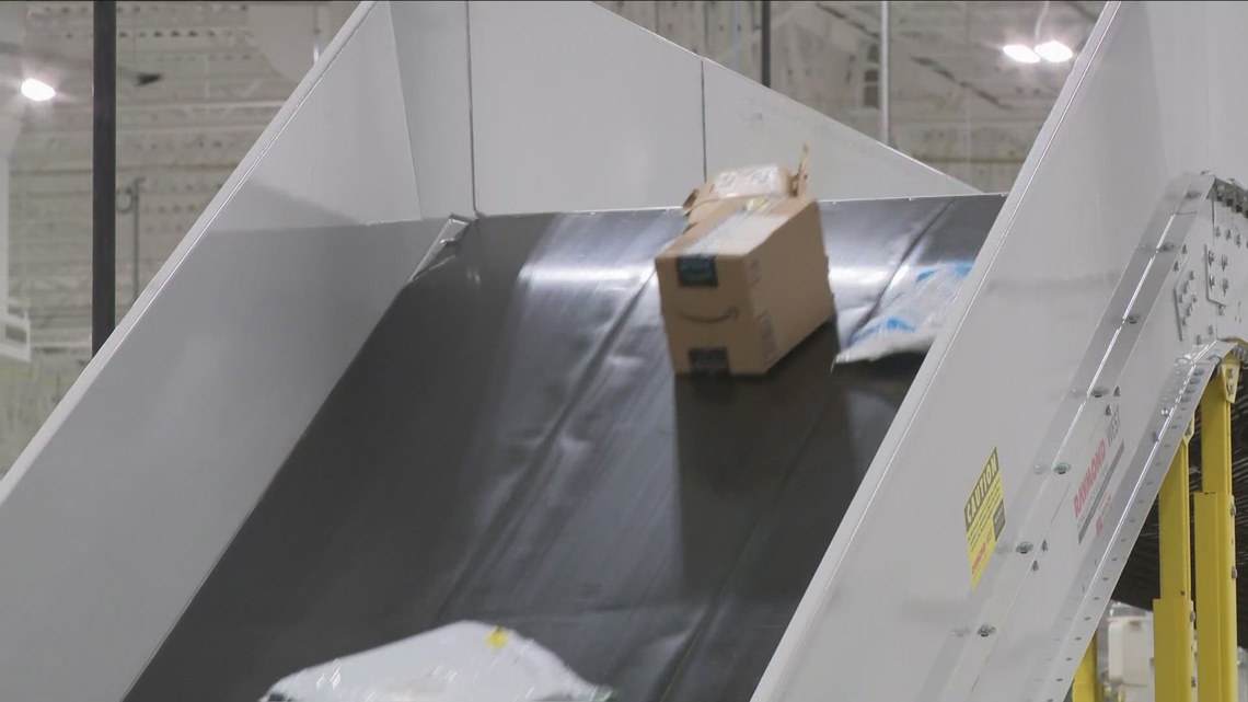 New York warns residents of holiday package theft