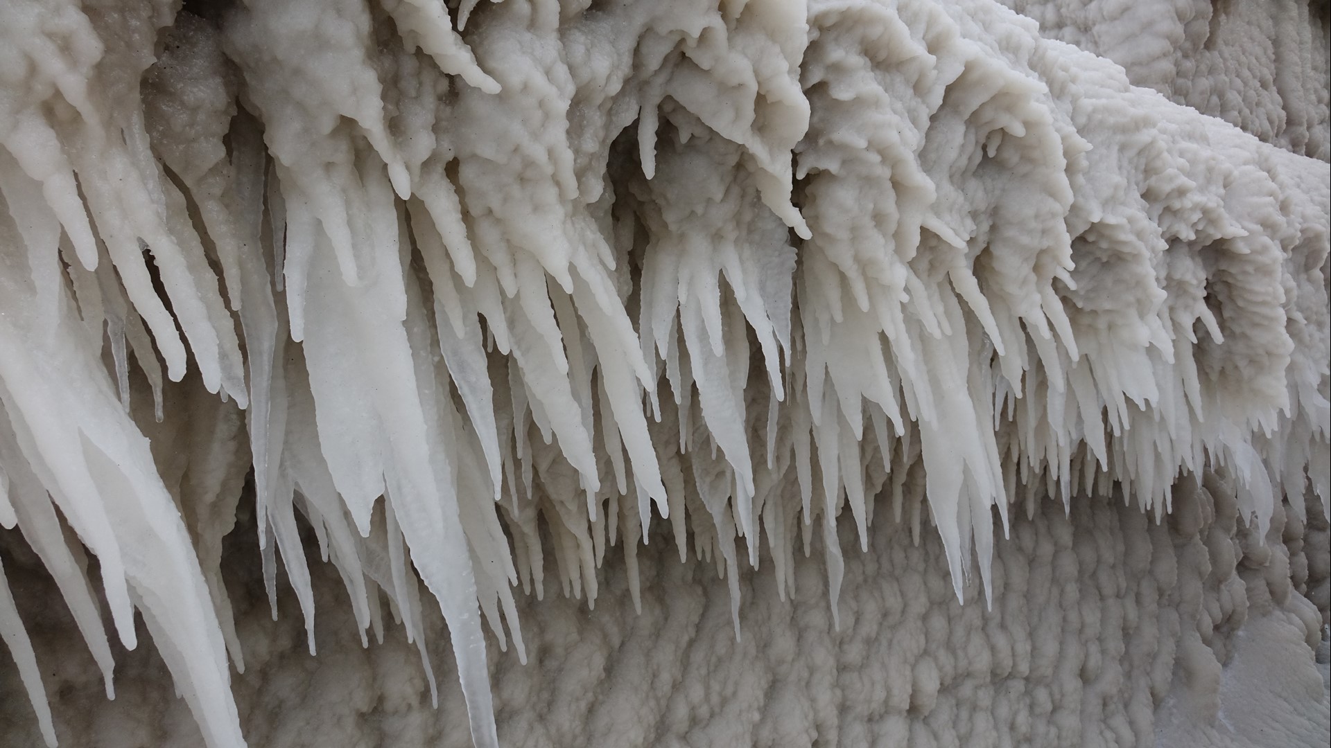 Lake Erie creates ice houses near Buffalo
