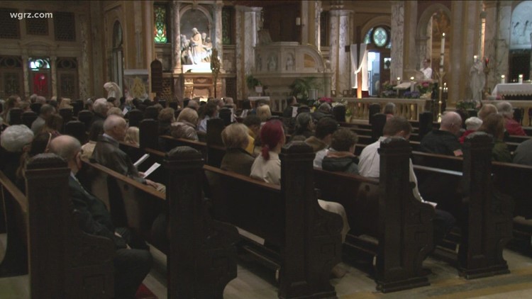 Easter Sunday Service brings back in the crowd