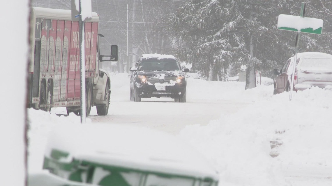 Hamburg prepares year-round for winter storms, urges travel safety