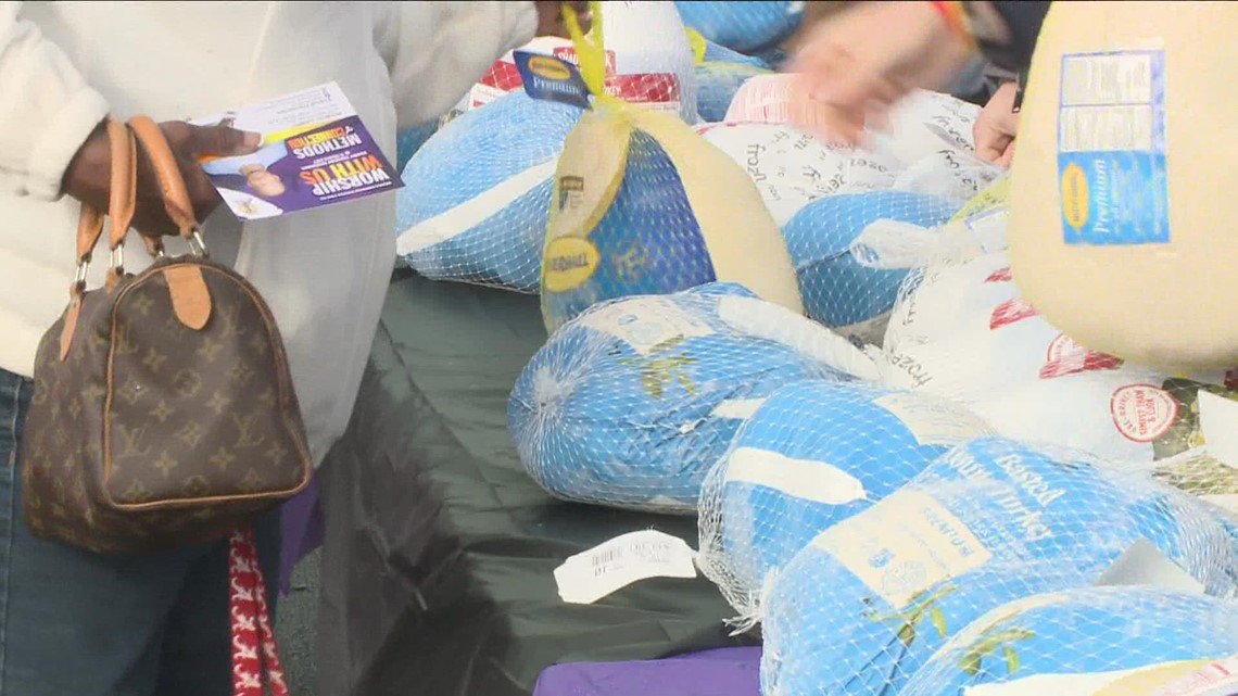 Free turkeys handed out at Jefferson Avenue Tops nearly 6 months after mass shooting