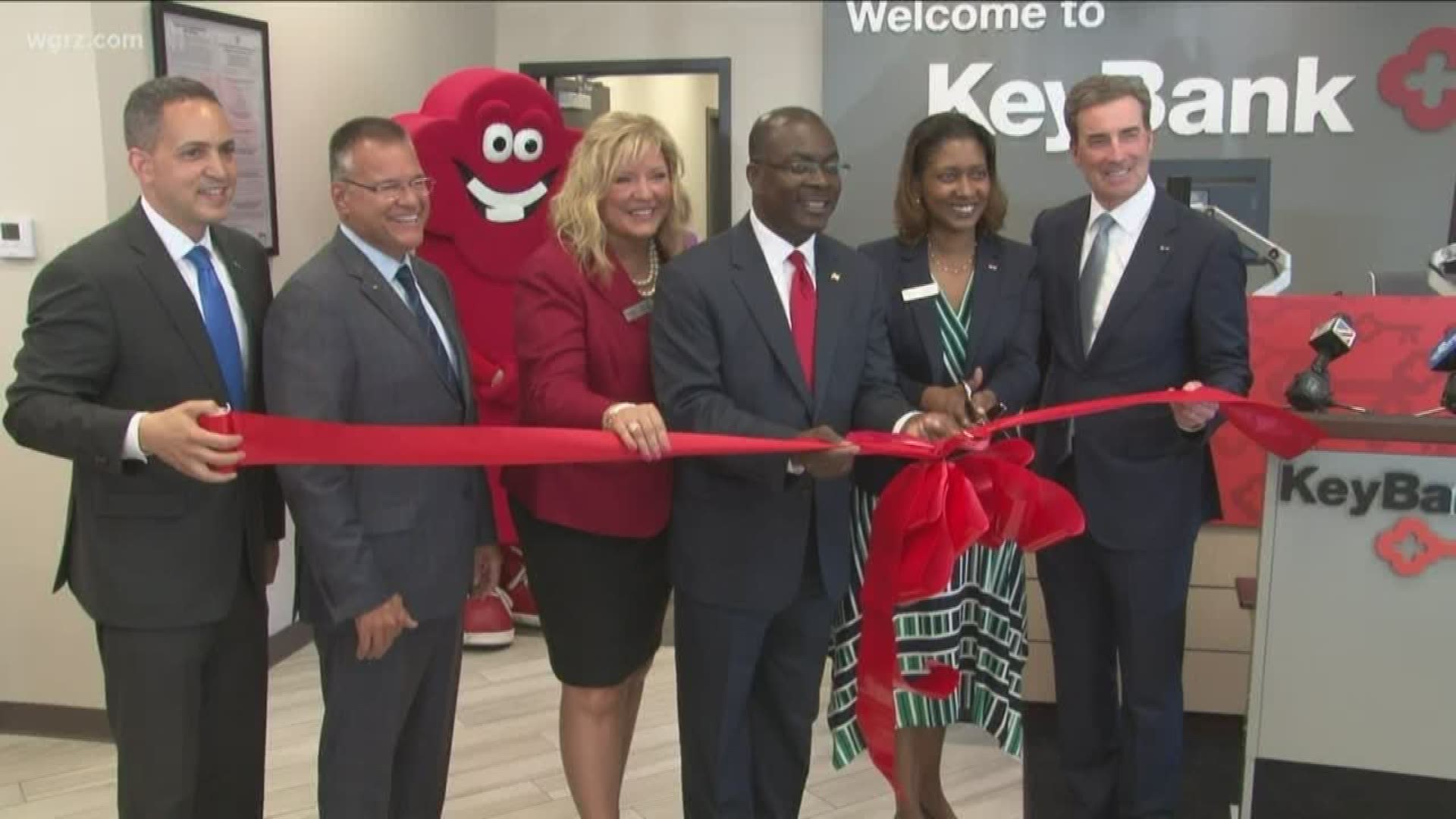 Key bank opens new branch on East side