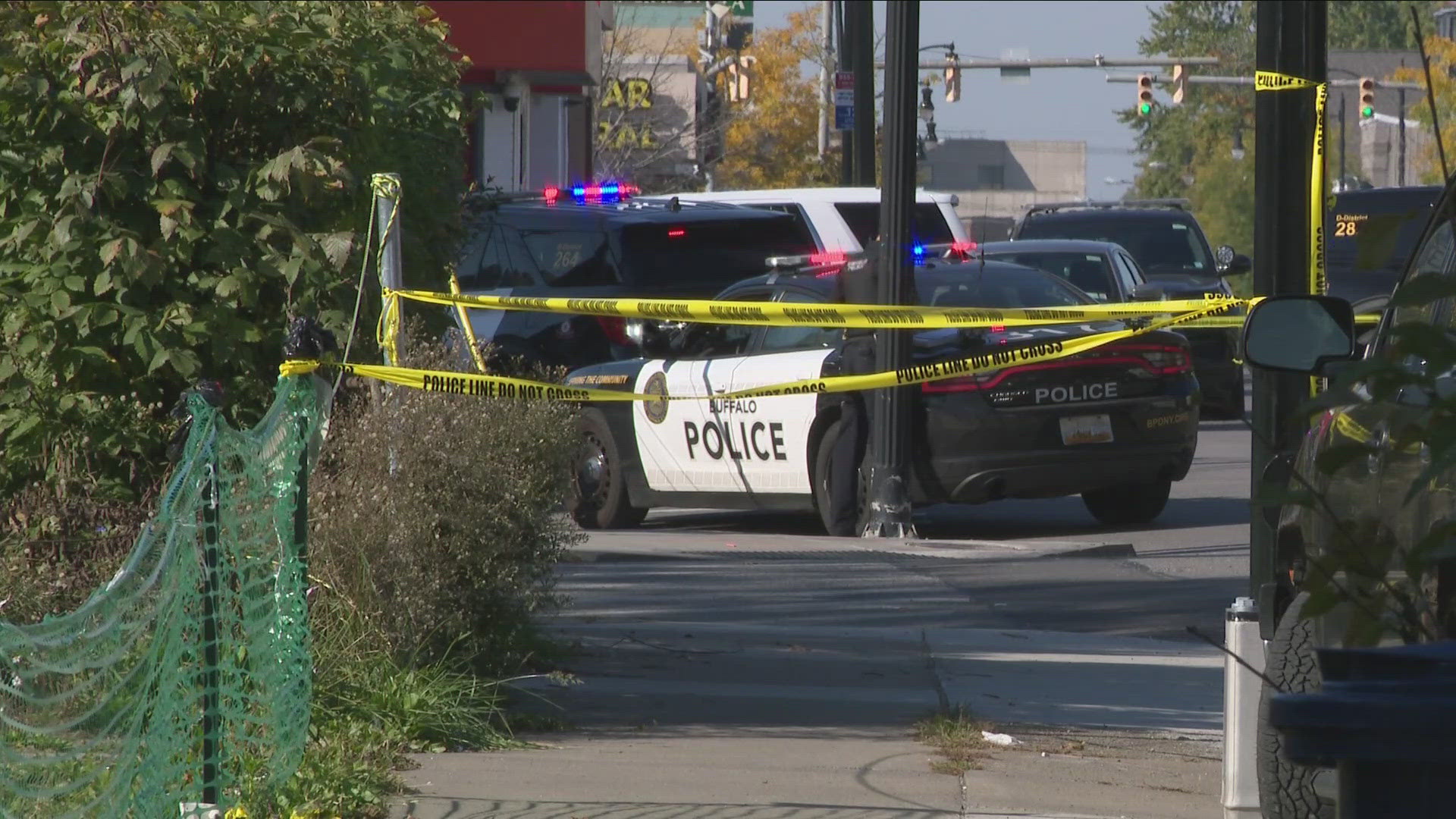 AS YOU CAN SEE A LARGE AREA WAS BLOCKED OFF BY POLICE. ACCORDING TO A CITY SPOKESPERSON THE SHOOTING IS CONSIDERED SERIOUS.