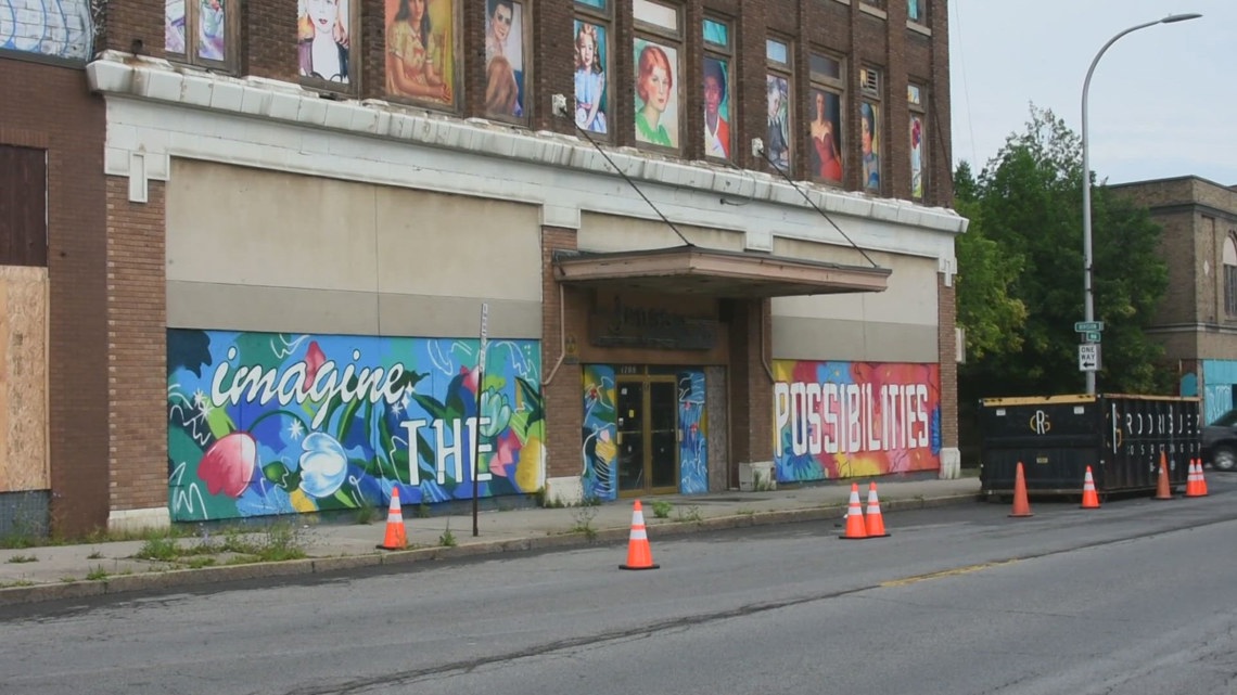 Police investigate fatal incident on Main Street in Niagara Falls ...