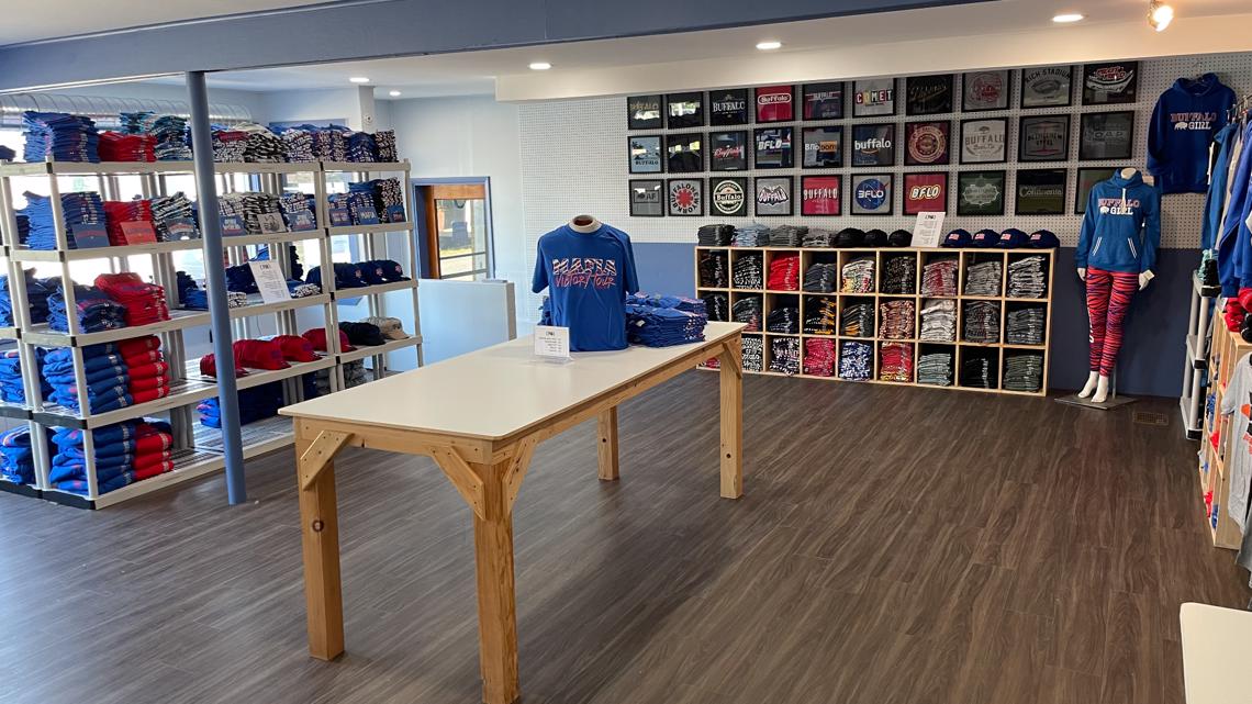 Store 716 opens its first retail location