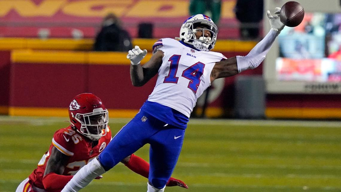 Bills, Diggs restructure contract for cap space