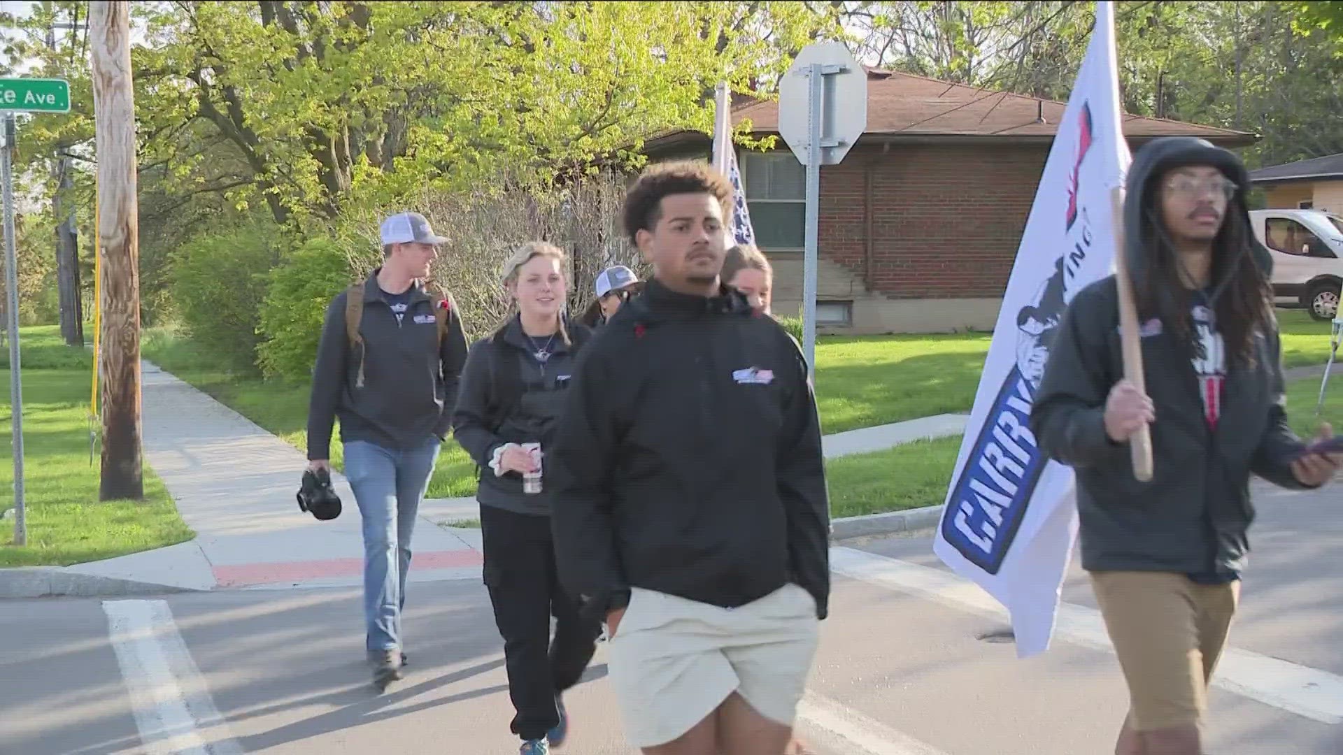 Hikers from throughout the nation join in event to commemorate veterans and first responders.