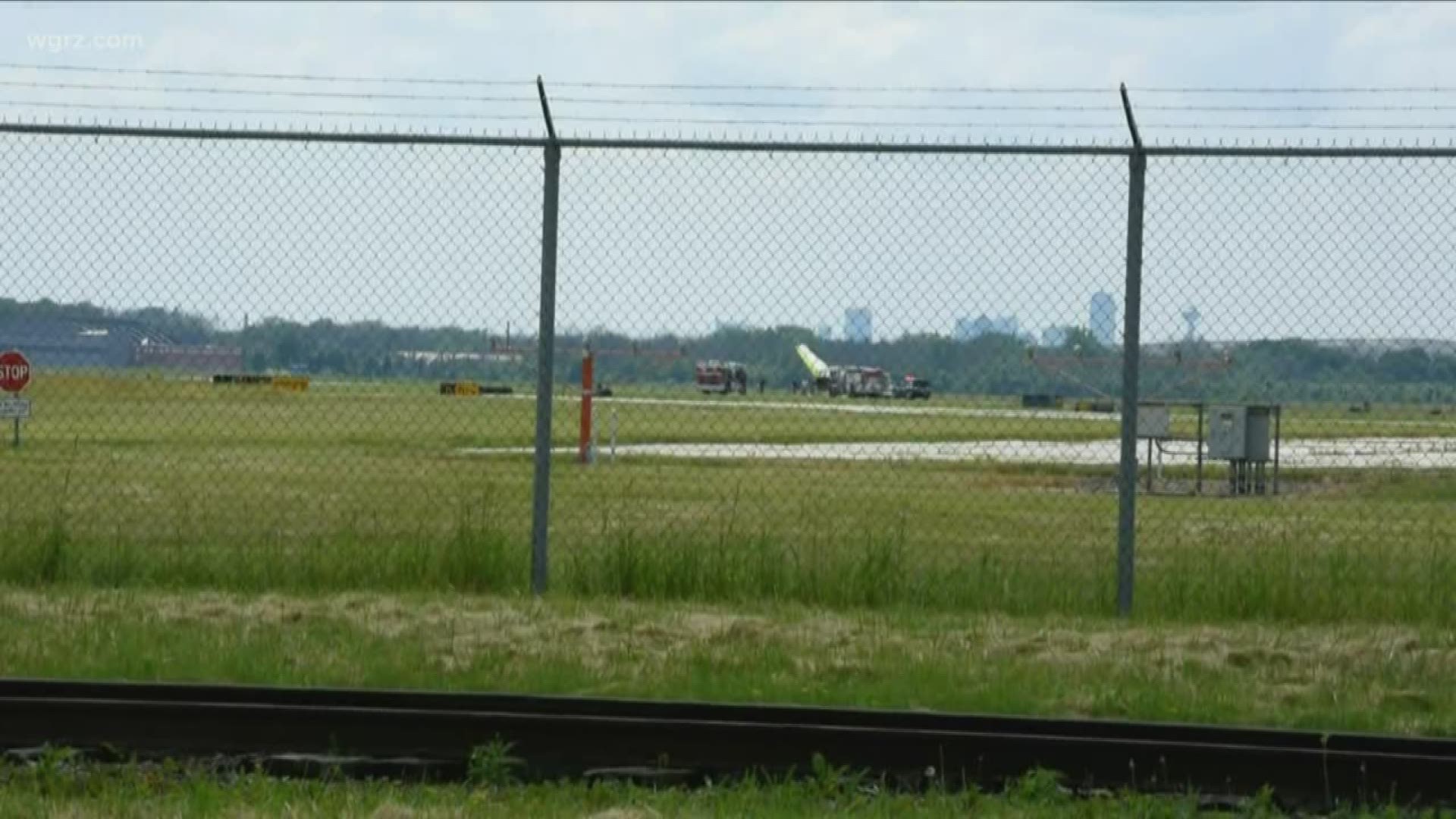 Minor injuries in rough landing at NF airport