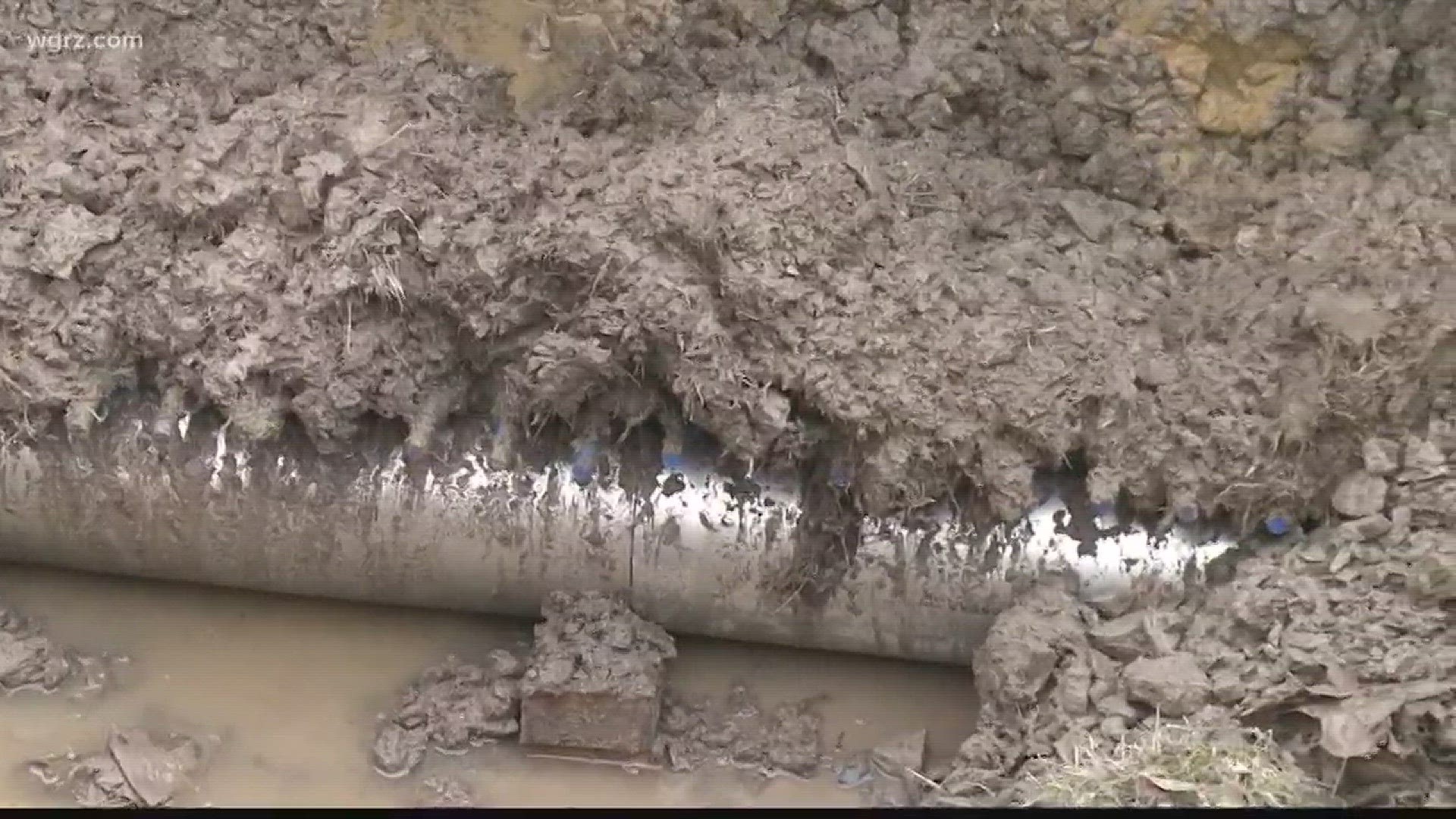 Residents in the town of Clarence were told this morning that there was a water main break in the town, later the Erie County Water Authority said it was a miscommunication.