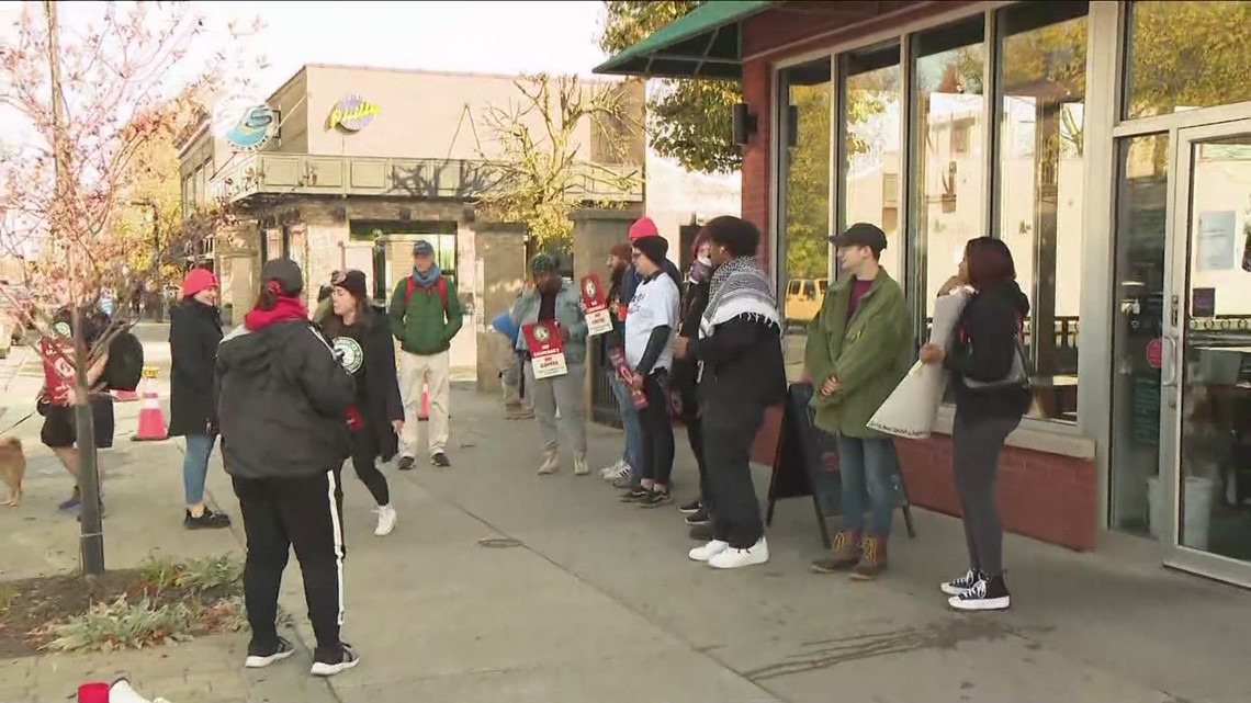 Judge rules that Starbucks violated federal labor laws - Vimarsana News