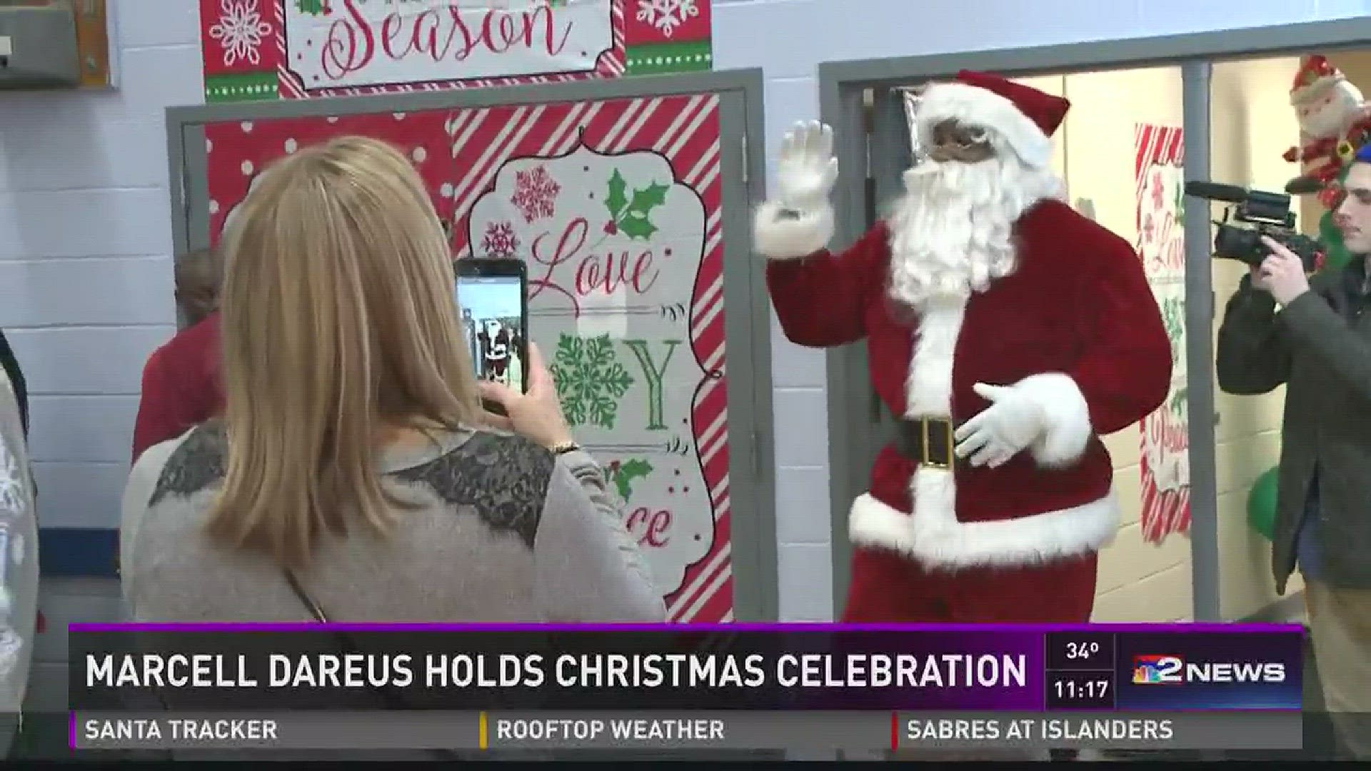 Buffalo Bills a X: Marcell Dareus (aka Santa) + his teammates made  Christmas Eve a night to remember for 150 kids from the East Side.